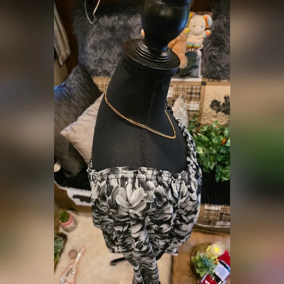 Michael Kors Floral Black and White Ruched Cold Shoulder Top - Picture 6 of 12